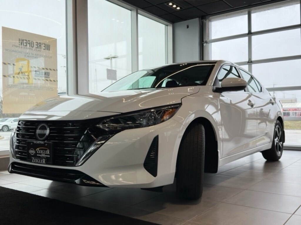 2025 Nissan Sentra SV photo 2