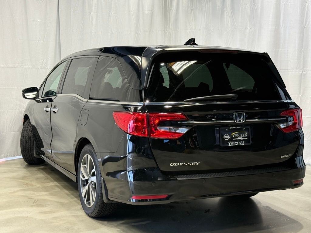 Certified 2023 Honda Odyssey Touring Van