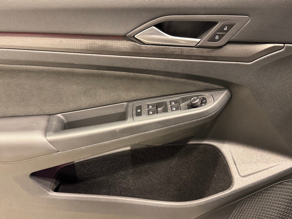 2024 VOLKSWAGEN GOLF GTI - Image 18