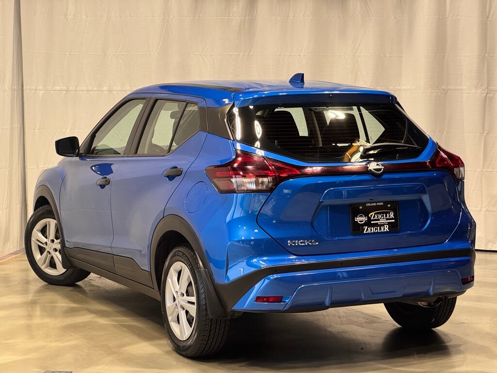 2023 Nissan Kicks S photo 4