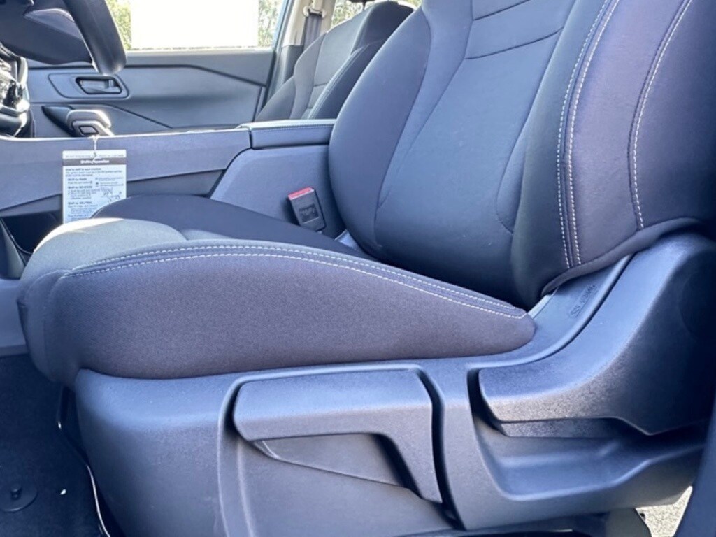 2025 NISSAN ROGUE - Image 16