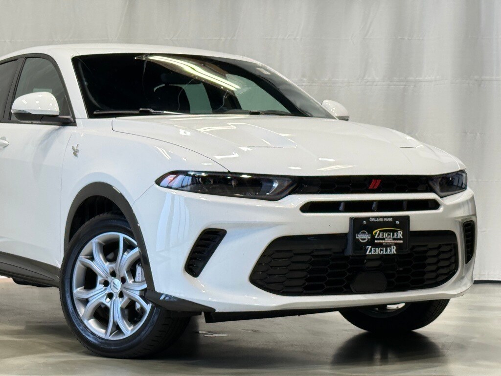 2024 Dodge Hornet R/T photo 2