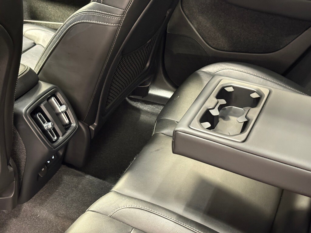2024 VOLVO XC40 - Image 22