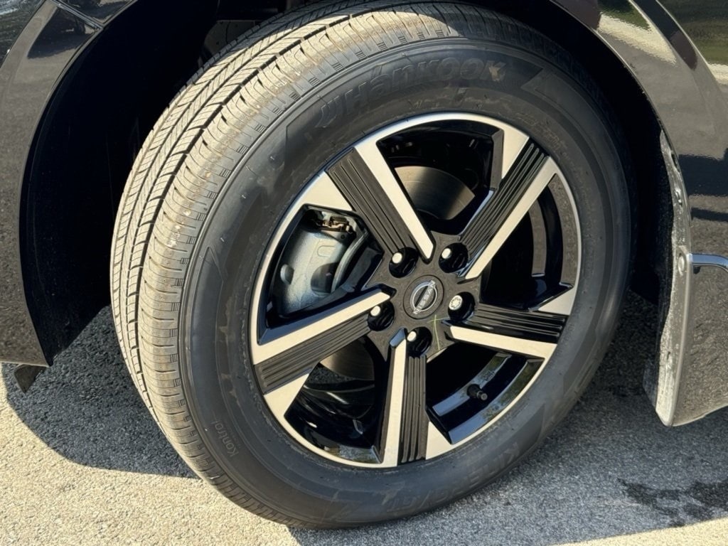 New 2025 Nissan Sentra SV Sedan