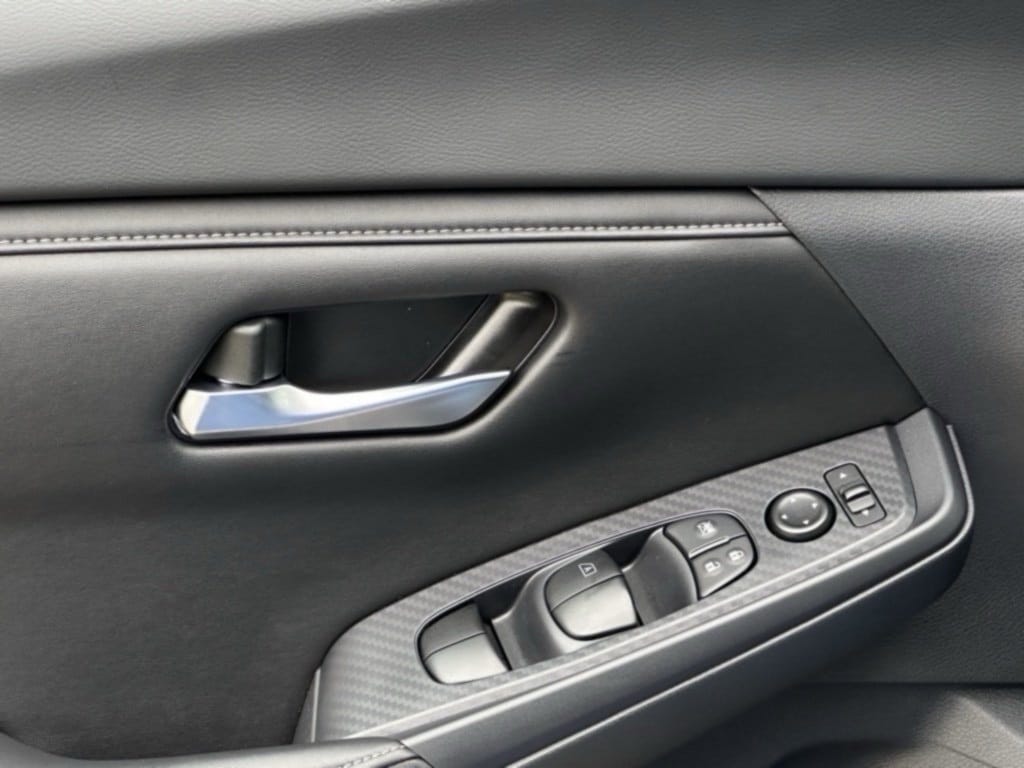 2025 NISSAN SENTRA - Image 13