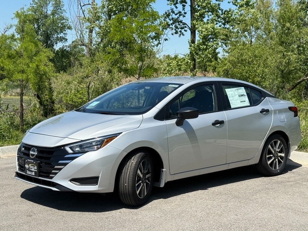 2025 NISSAN VERSA - Image 4