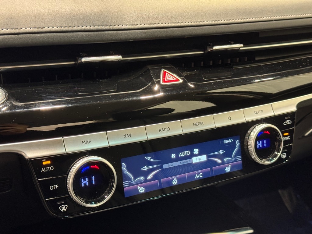 2023 GENESIS G80 - Image 16