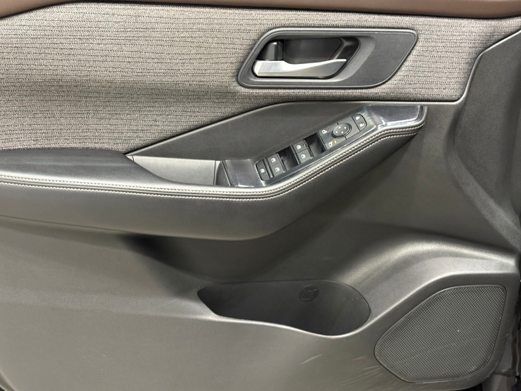 2023 NISSAN ROGUE - Image 17