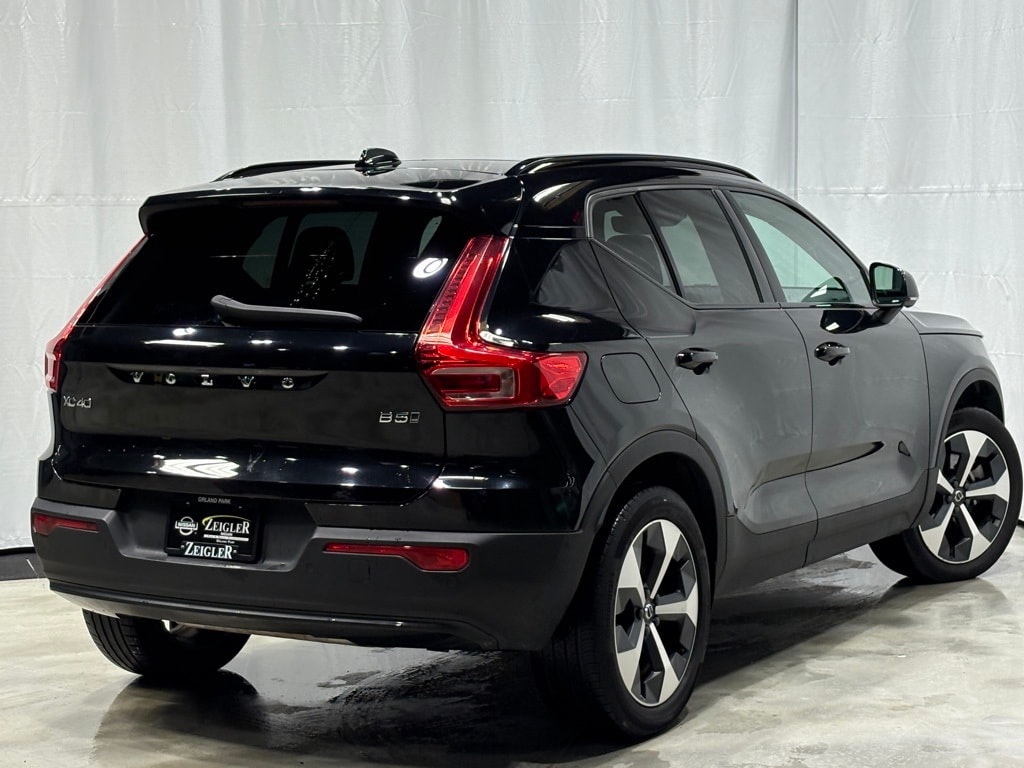 2024 VOLVO XC40 - Image 6