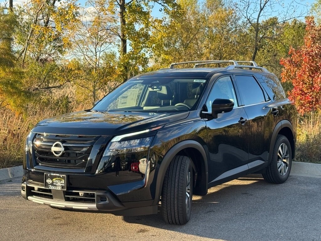 New 2025 Nissan Pathfinder SL SUV