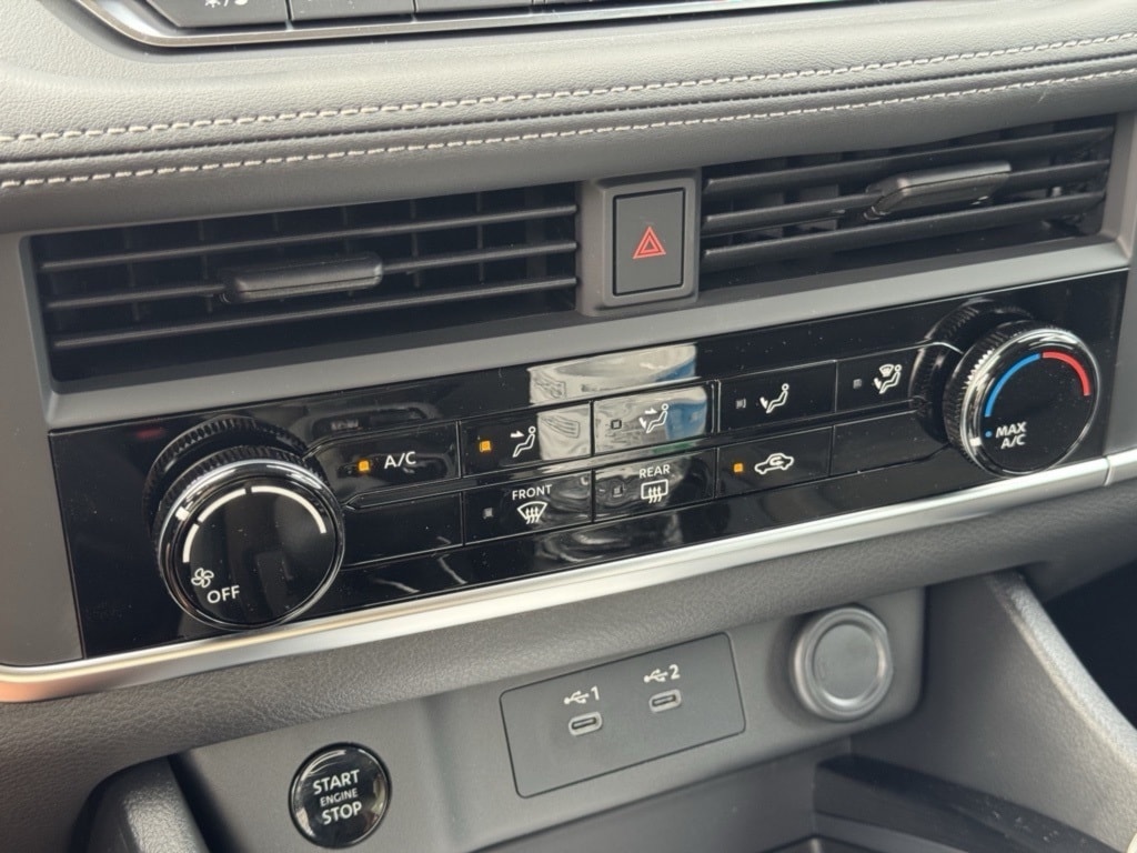 2025 NISSAN ROGUE - Image 10
