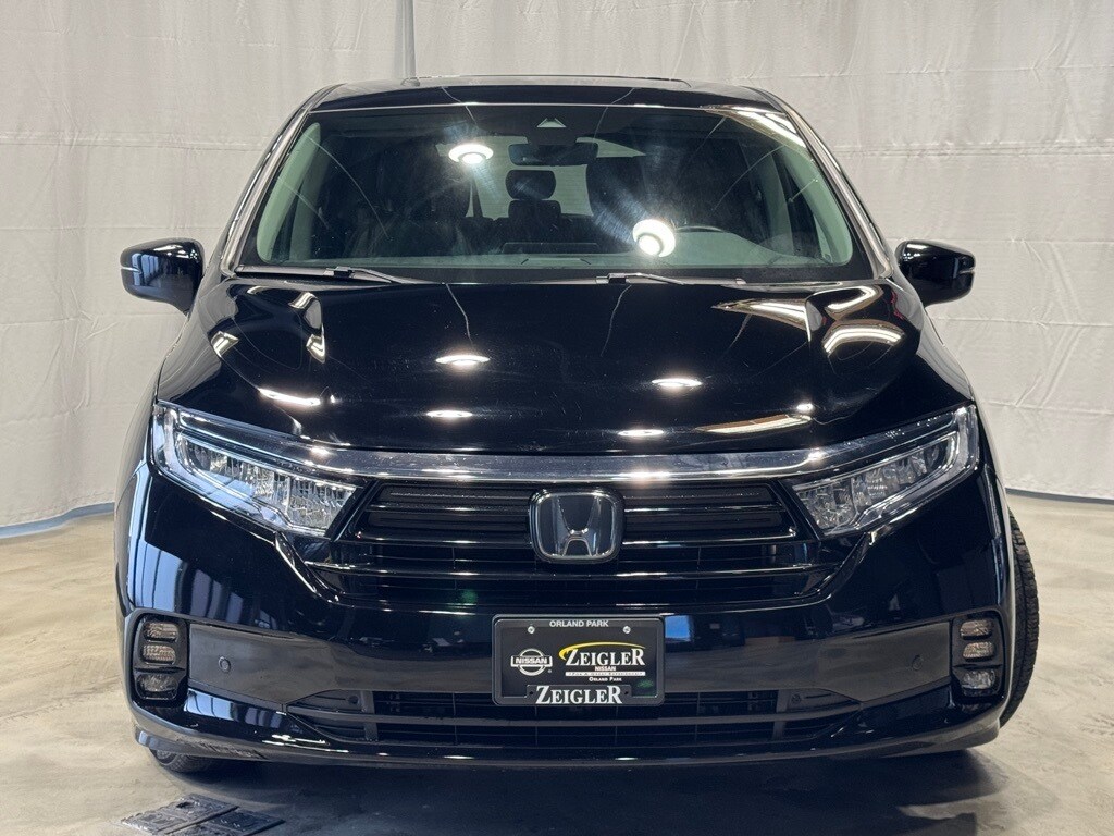 2023 Honda Odyssey Touring photo 2