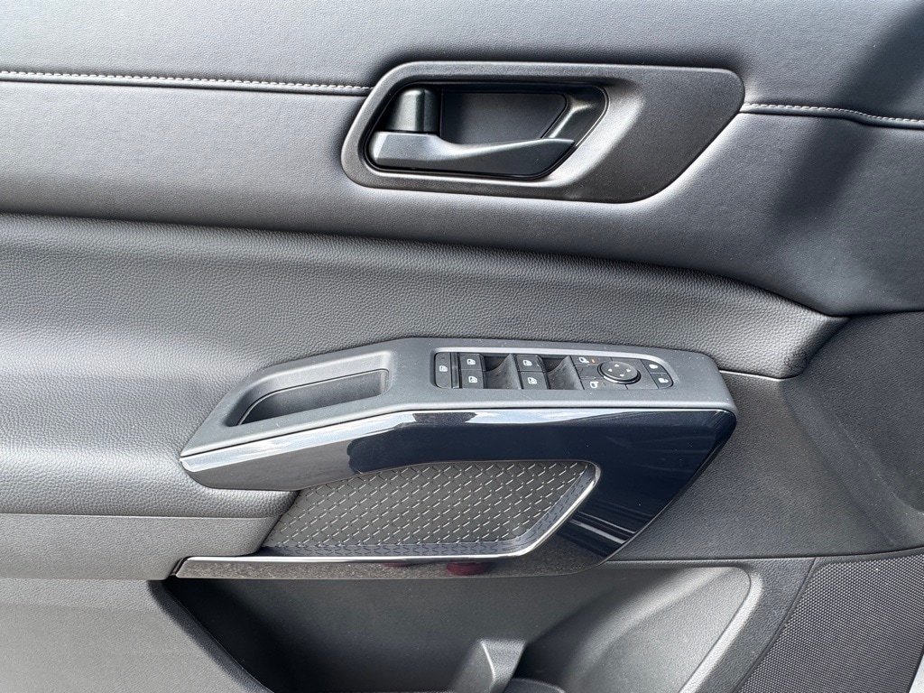 2025 NISSAN PATHFINDER - Image 18