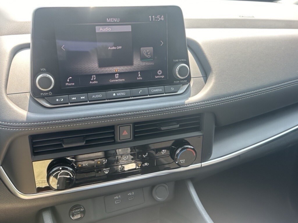 2025 NISSAN ROGUE - Image 9