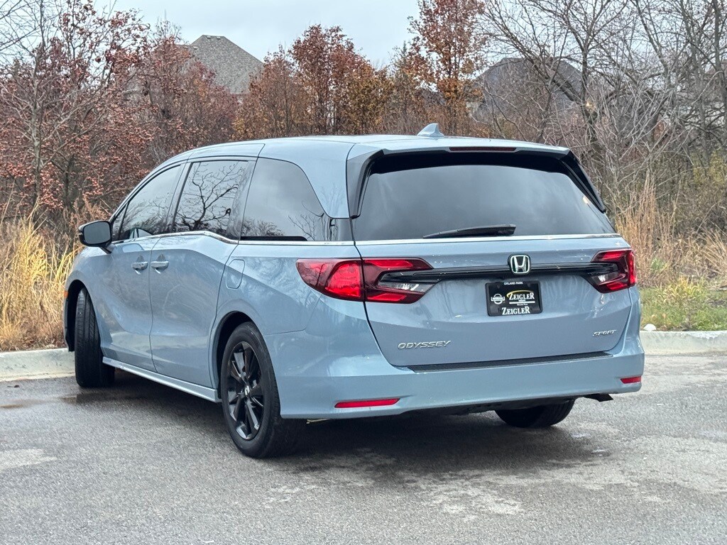 2023 Honda Odyssey Sport photo 4