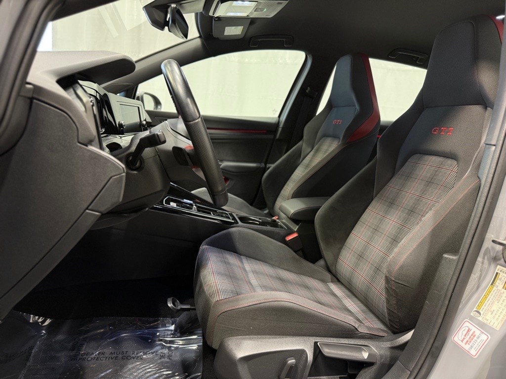 2024 VOLKSWAGEN GOLF GTI - Image 25