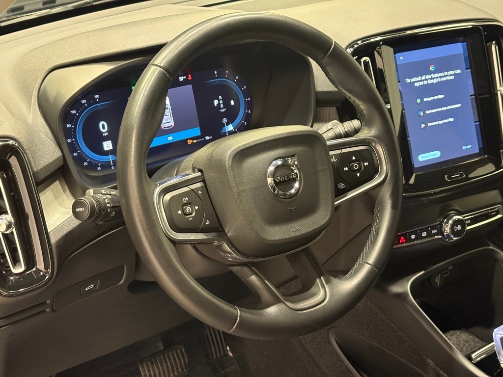 2024 VOLVO XC40 - Image 13