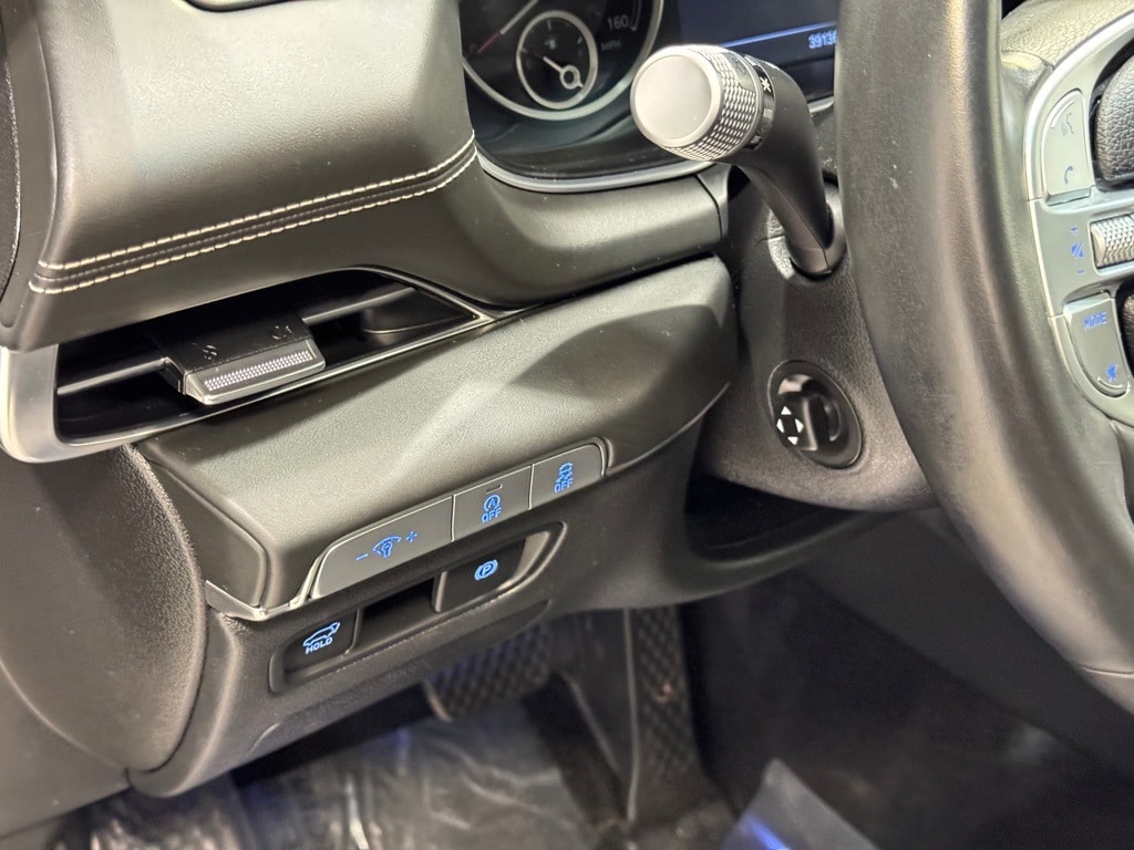 2024 GENESIS GV80 - Image 16