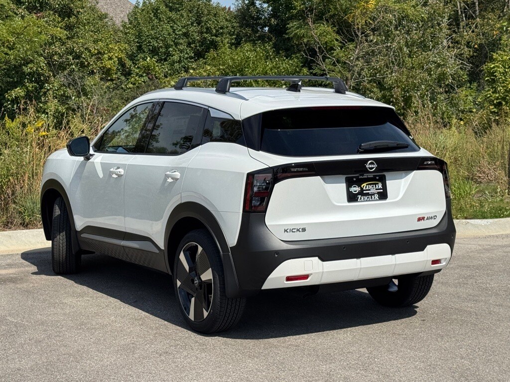 New 2026 Nissan Kicks SR SUV