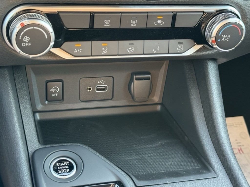 2025 NISSAN SENTRA - Image 10