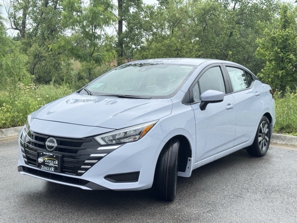 New 2025 Nissan Versa 1.6 SV Sedan