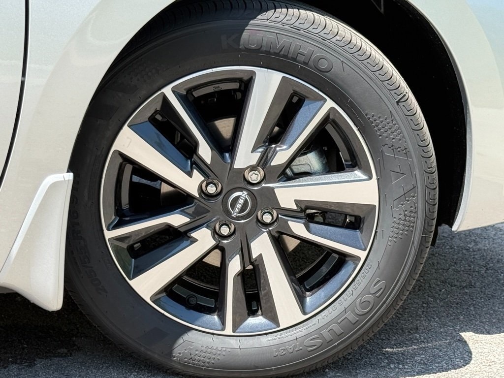 2025 NISSAN VERSA - Image 10