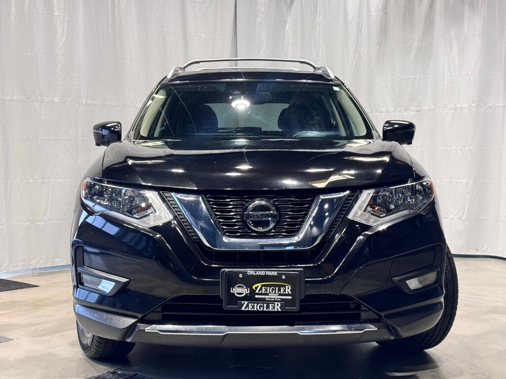 2020 Nissan Rogue SV AWD photo 2