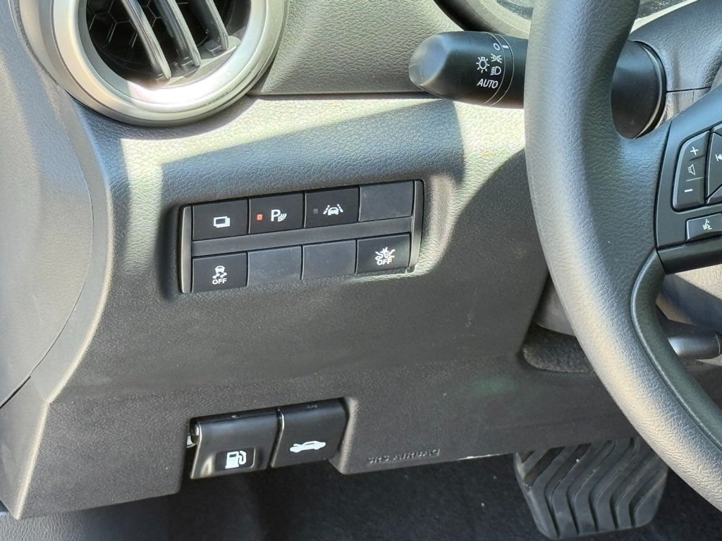 2025 NISSAN VERSA - Image 17