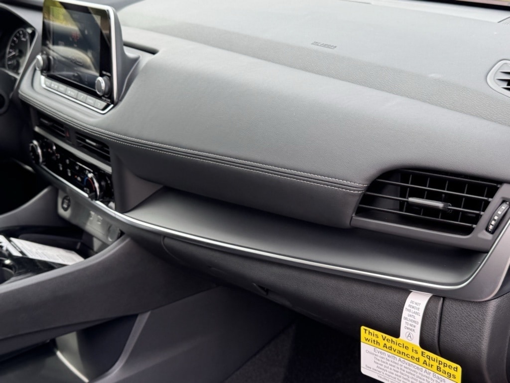 2025 NISSAN ROGUE - Image 27