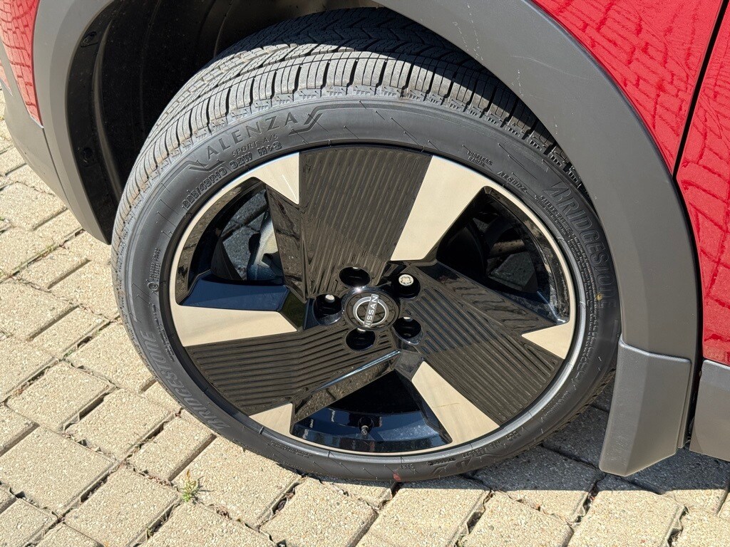 New 2026 Nissan Kicks SR SUV