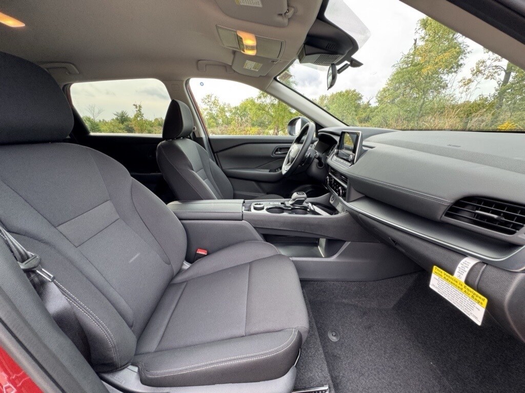 2025 NISSAN ROGUE - Image 26