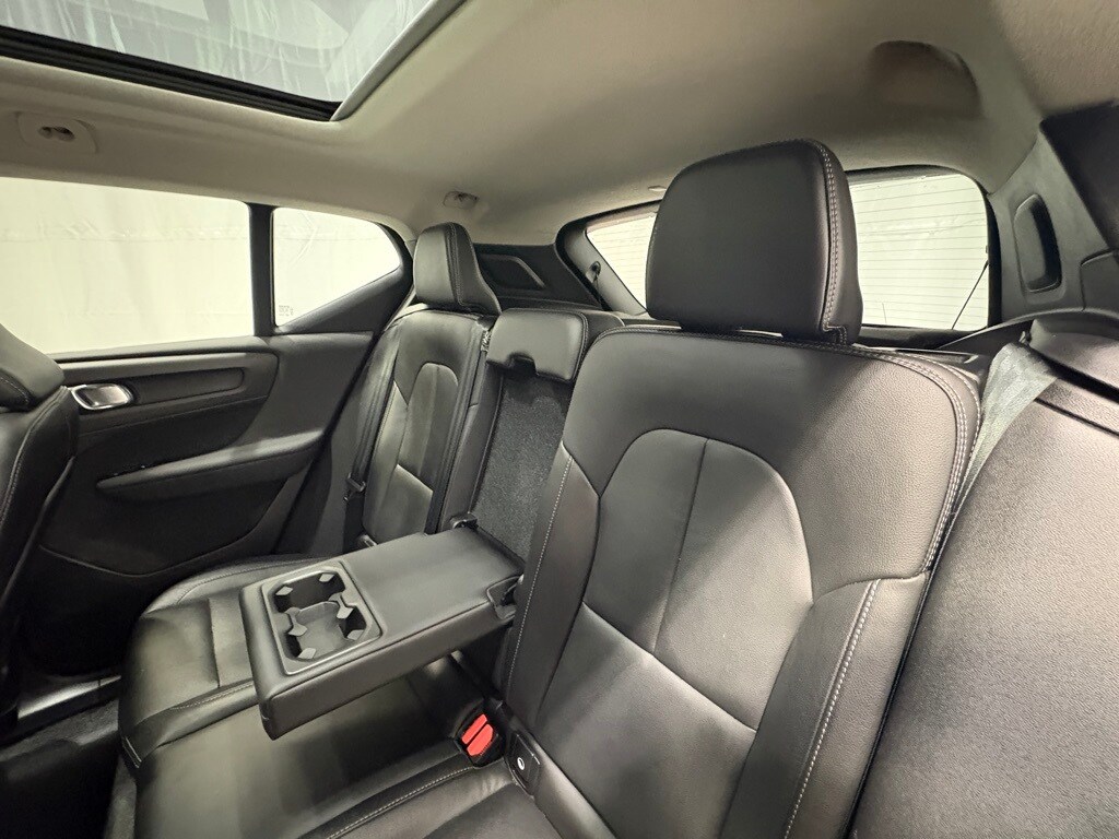2024 VOLVO XC40 - Image 20