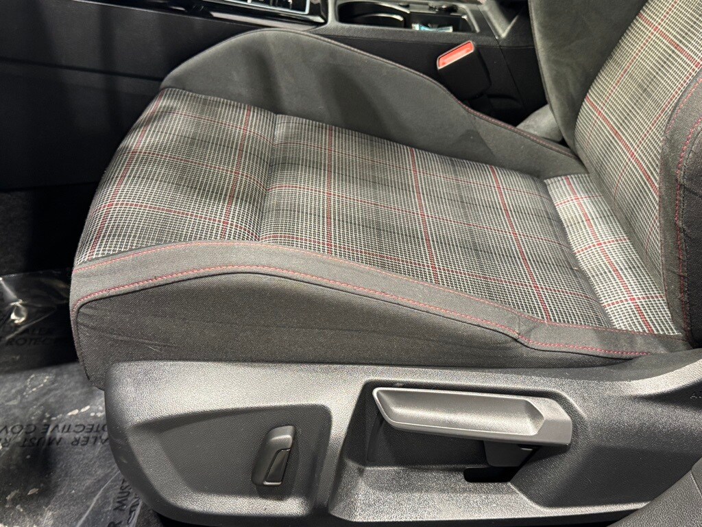 2024 VOLKSWAGEN GOLF GTI - Image 19