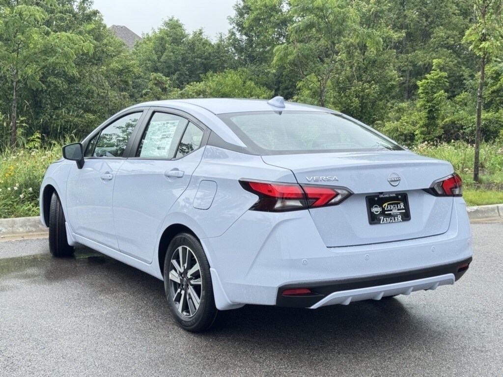 New 2025 Nissan Versa 1.6 SV Sedan