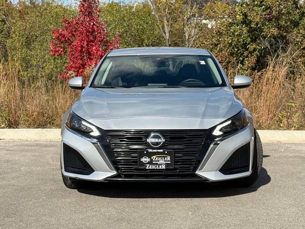 Used 2023 Nissan Altima 2.5 SV Sedan