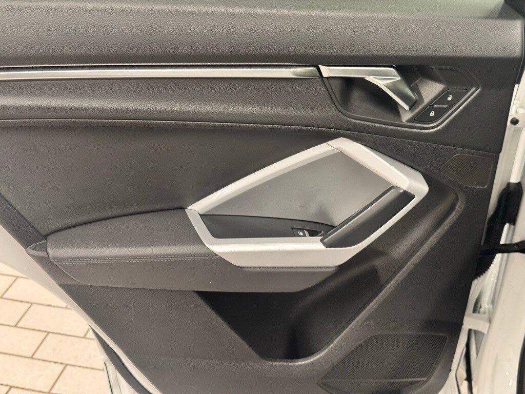 2023 AUDI Q3 - Image 25