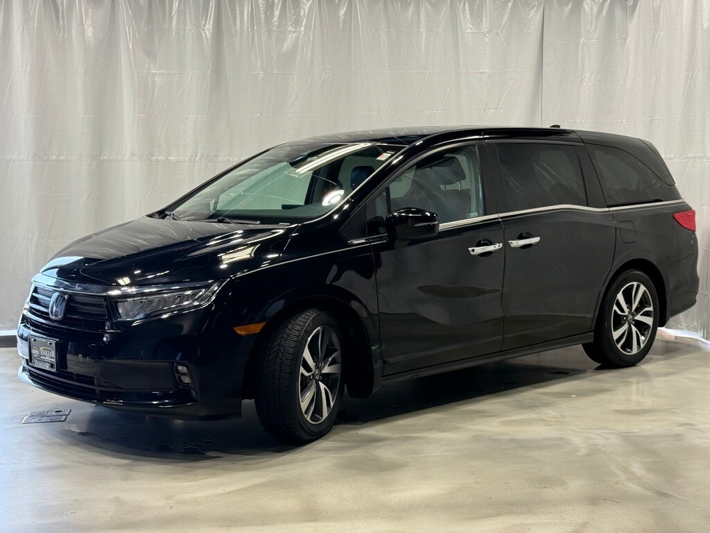 Used 2023 Honda Odyssey Touring Van