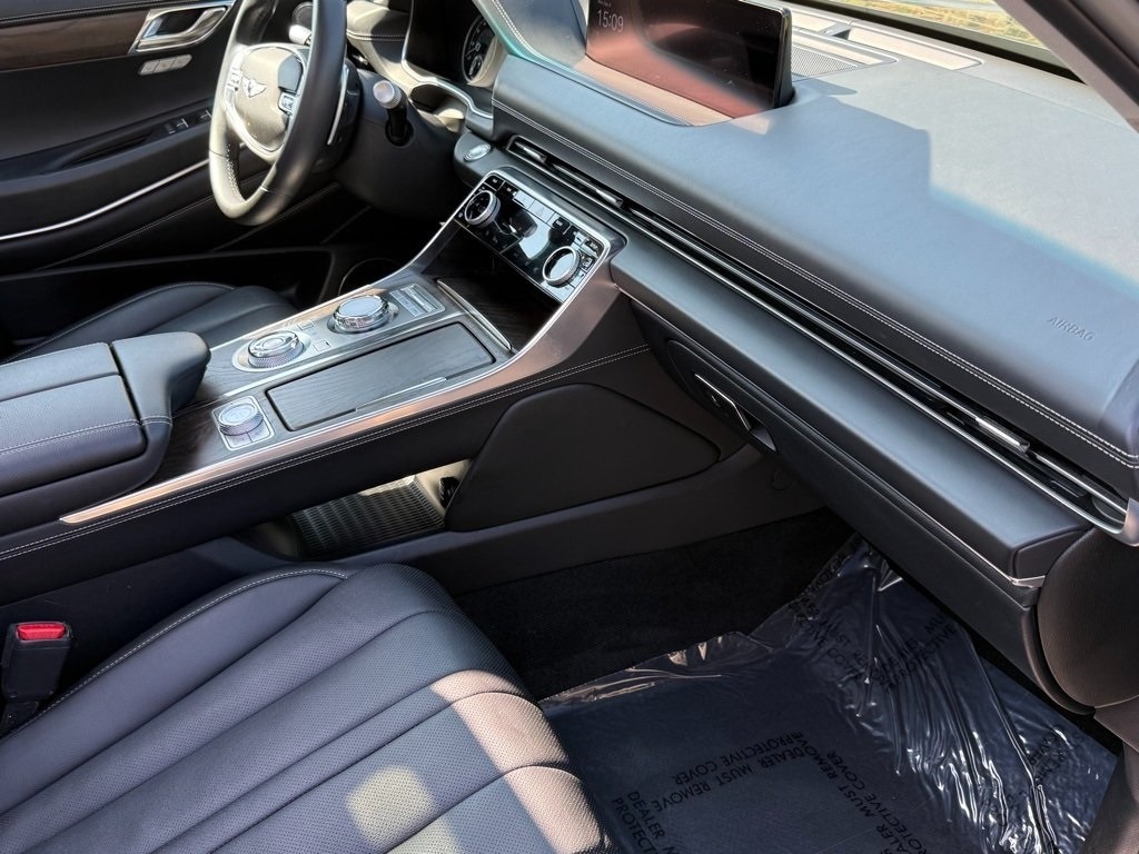 2024 GENESIS GV80 - Image 32