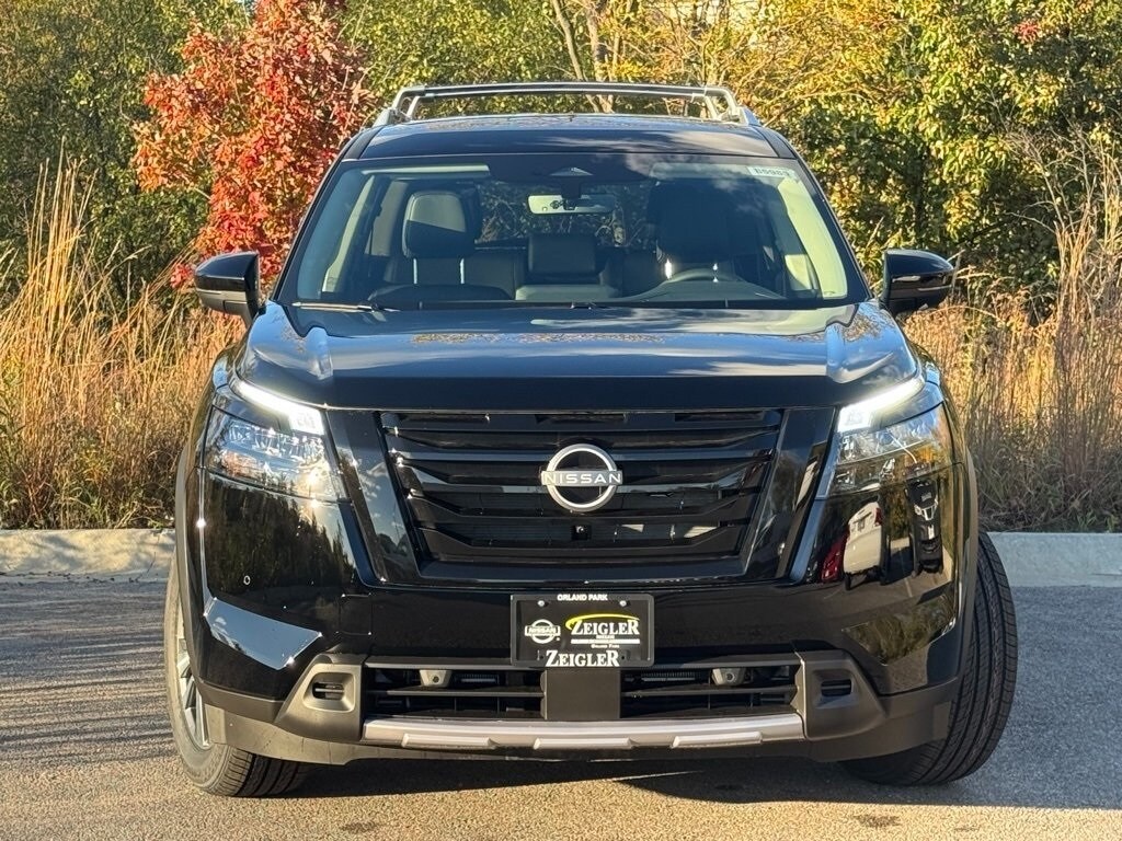 New 2025 Nissan Pathfinder SL SUV