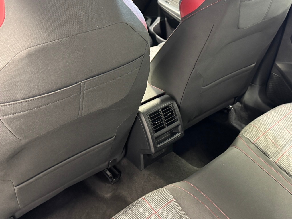 2024 VOLKSWAGEN GOLF GTI - Image 25