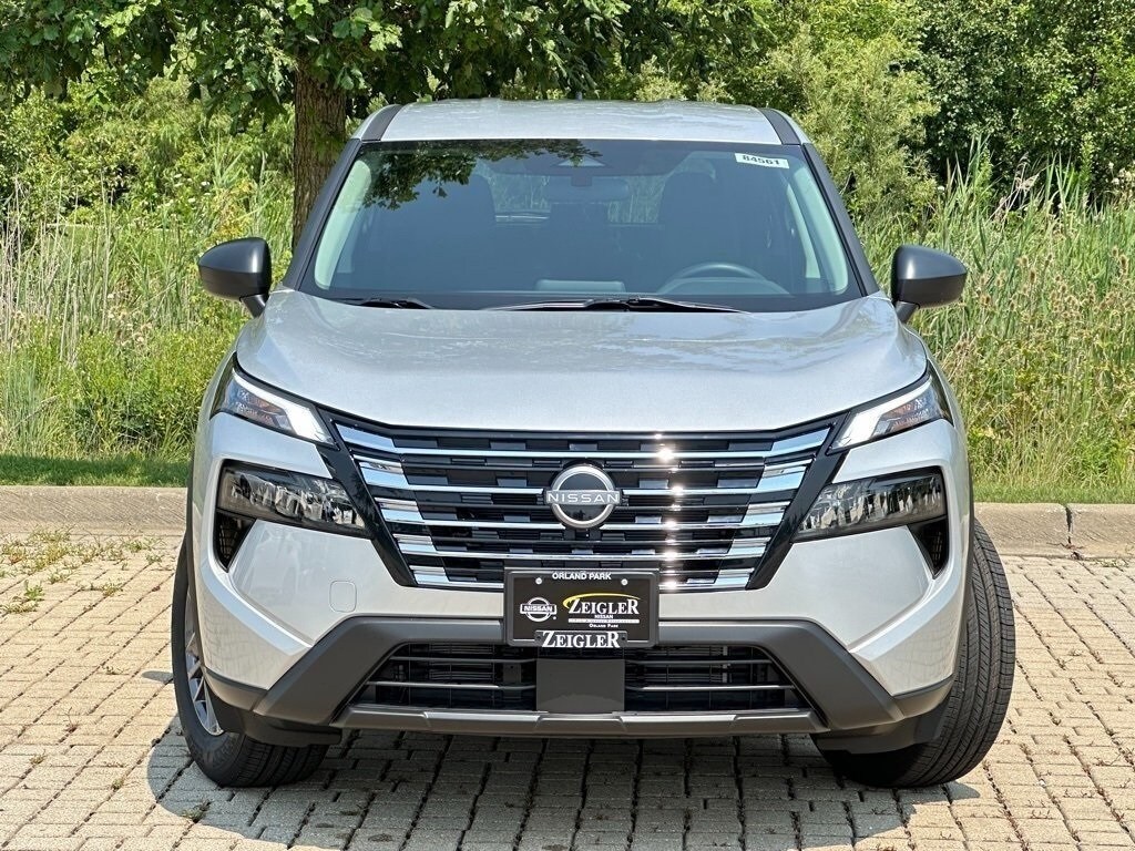 2025 NISSAN ROGUE - Image 3