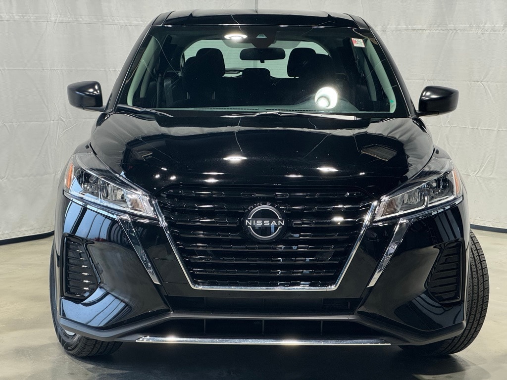 2023 NISSAN KICKS - Image 2