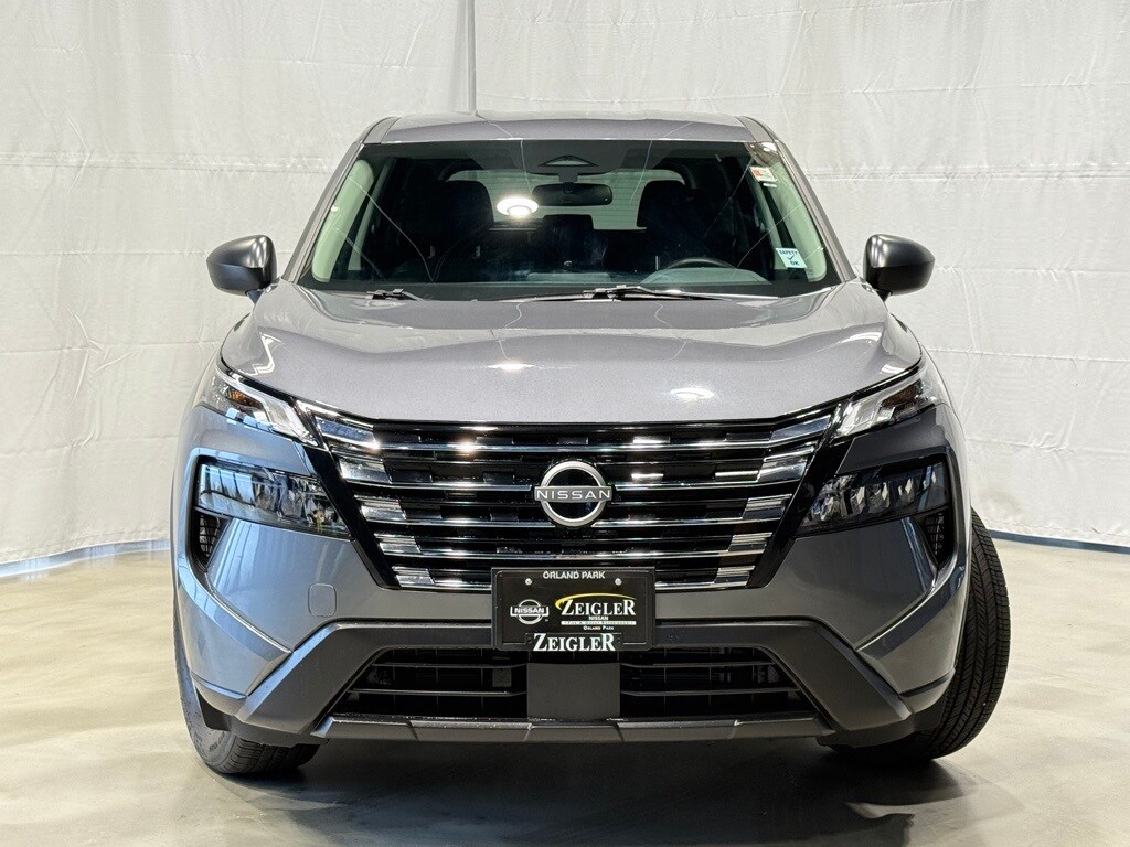 2025 Nissan Rogue S AWD photo 2