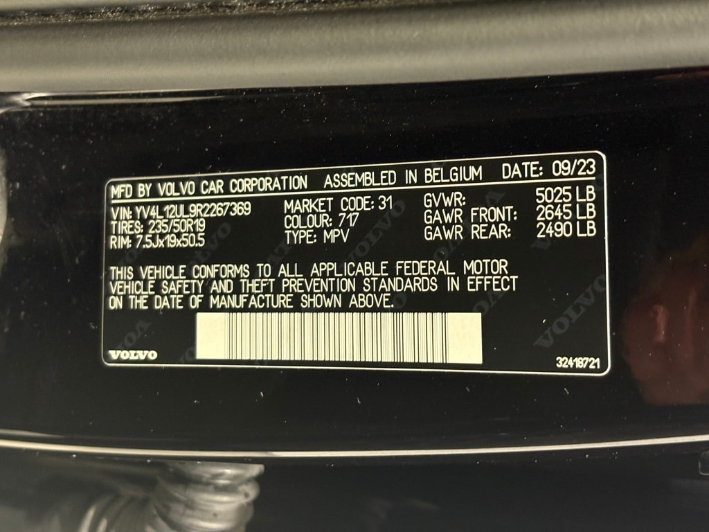 2024 VOLVO XC40 - Image 30