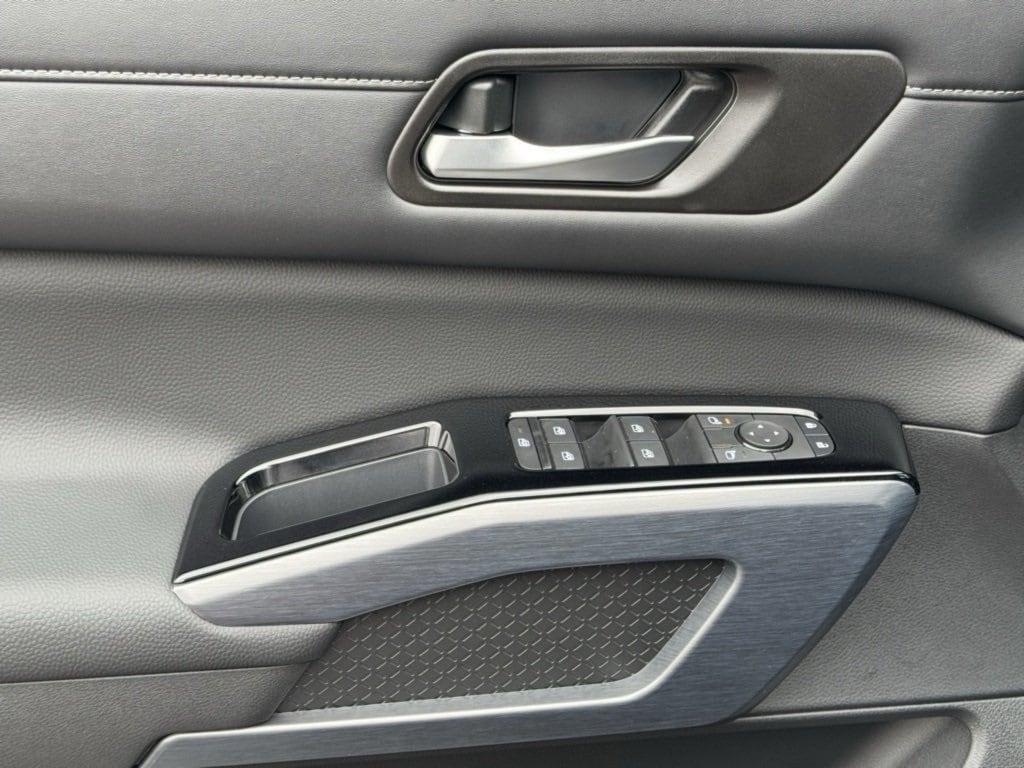 2025 NISSAN PATHFINDER - Image 18