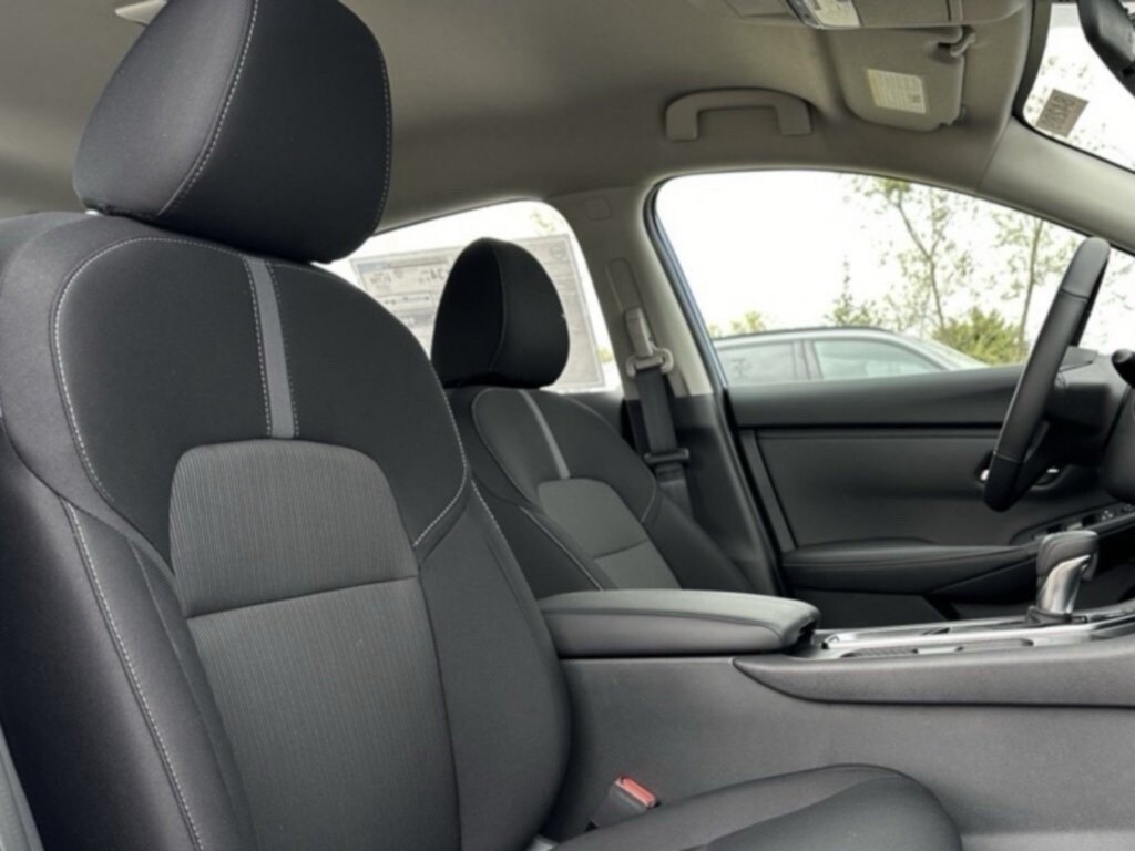 2025 NISSAN SENTRA - Image 24