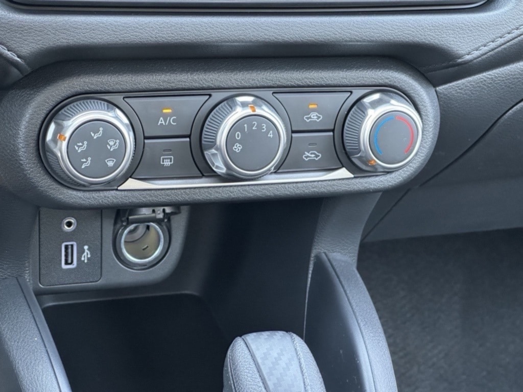 2025 NISSAN VERSA - Image 13