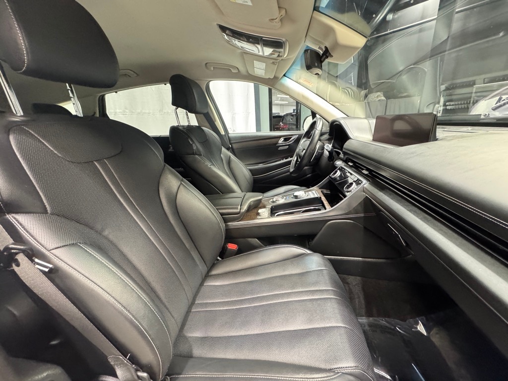 2024 GENESIS GV80 - Image 28