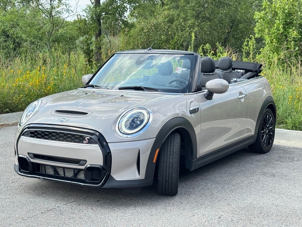 2024 Mini Cooper Convertible S photo 3