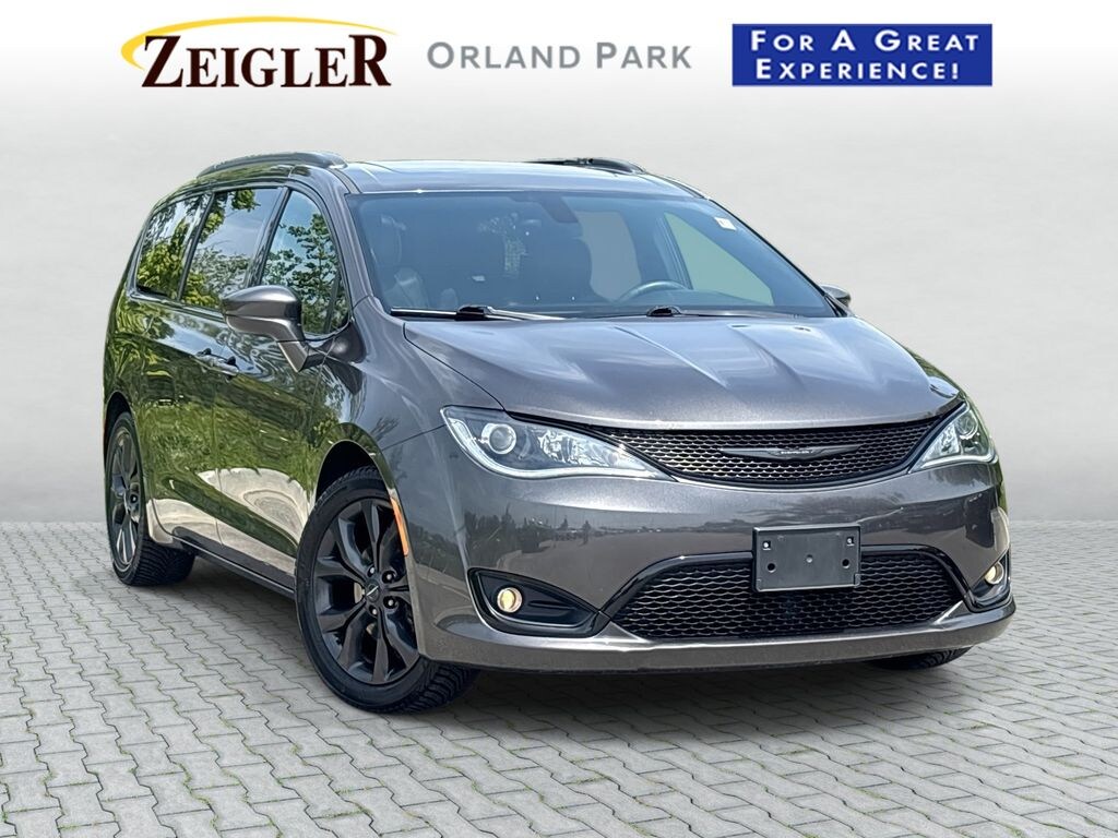 Used 2019 Chrysler Pacifica Touring L Plus Van Passenger Van